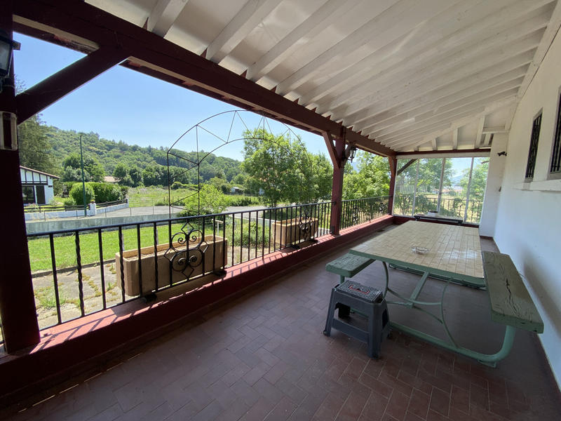 Maison - 220 m² - 10 pièces