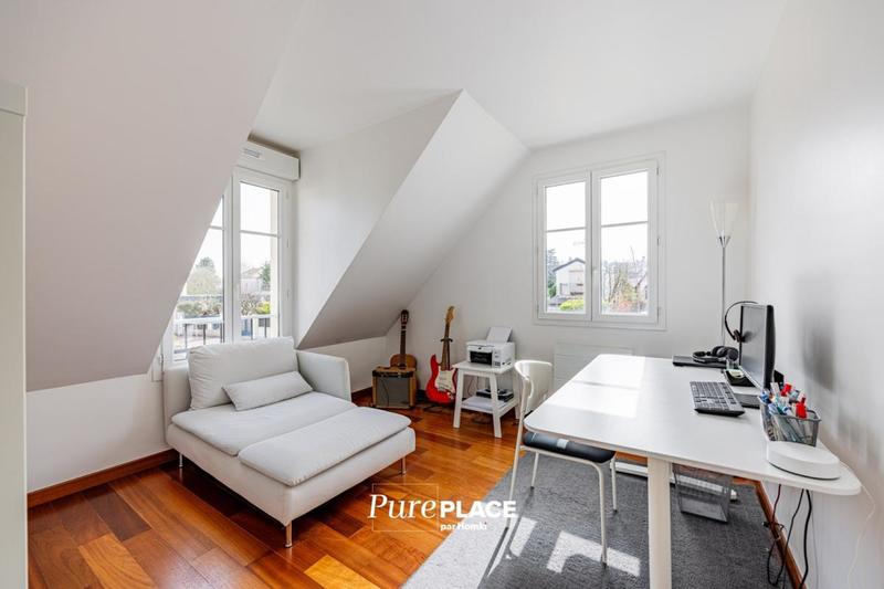Maison - 205 m² - 8 pièces