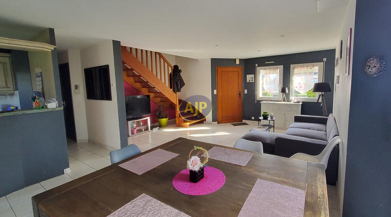 Maison - 88 m² - 6 pièces