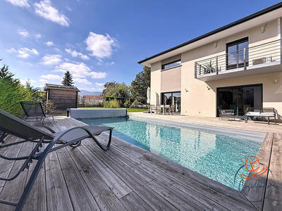 Maison - 175 m² - 6 pièces