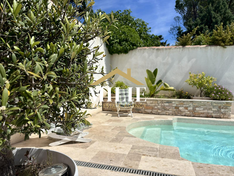 Maison - 95 m² - 4 pièces