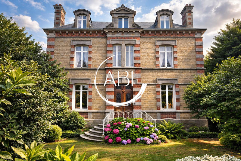 Maison - 220 m² - 9 pièces