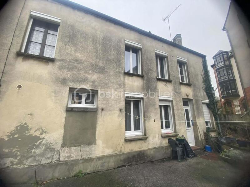 Immeuble - 221 m² - 14 pièces