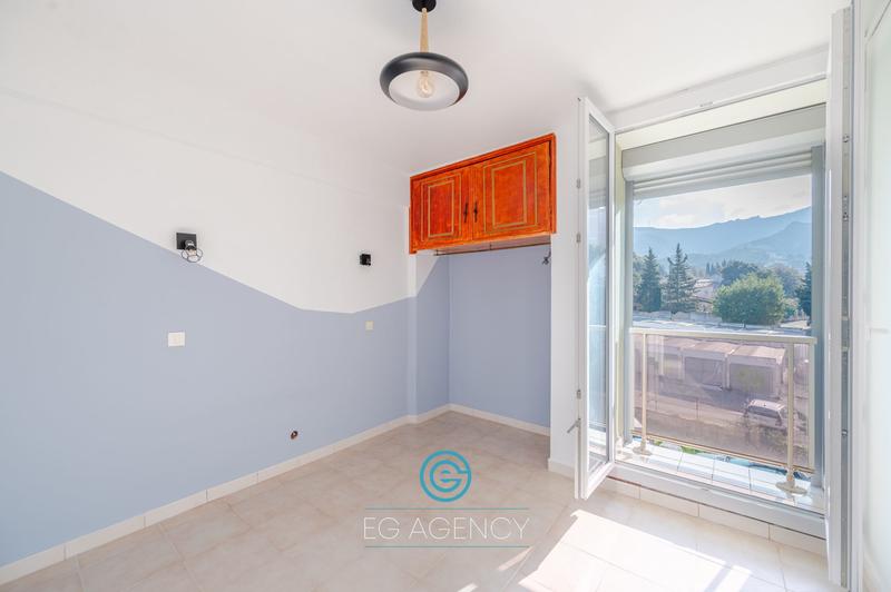 Appartement - 65 m² - 4 pièces