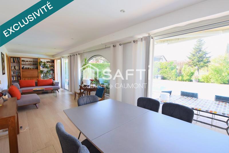 Maison - 246 m² - 10 pièces