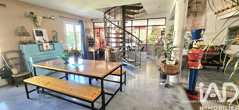 Maison - 170 m² - 6 pièces