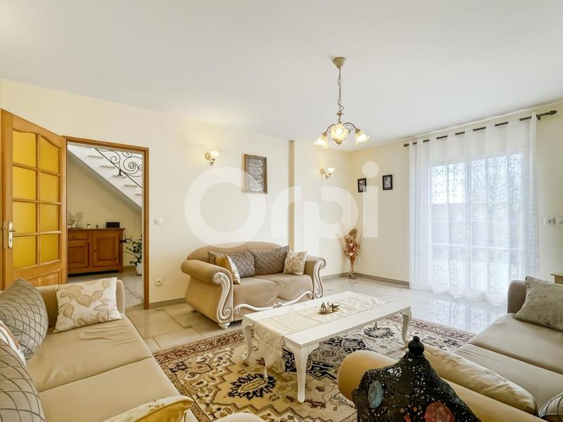 Maison - 300 m² - 7 pièces