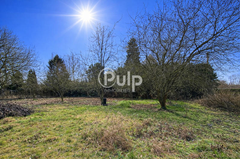 Terrain constructible - 1 280 m²