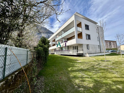 Appartement - 84 m² - 4 pièces