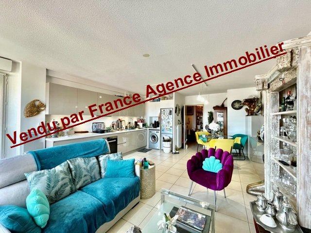 Appartement - 90 m² - 4 pièces