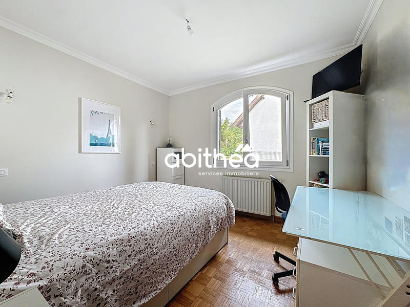 Maison - 164 m² - 9 pièces