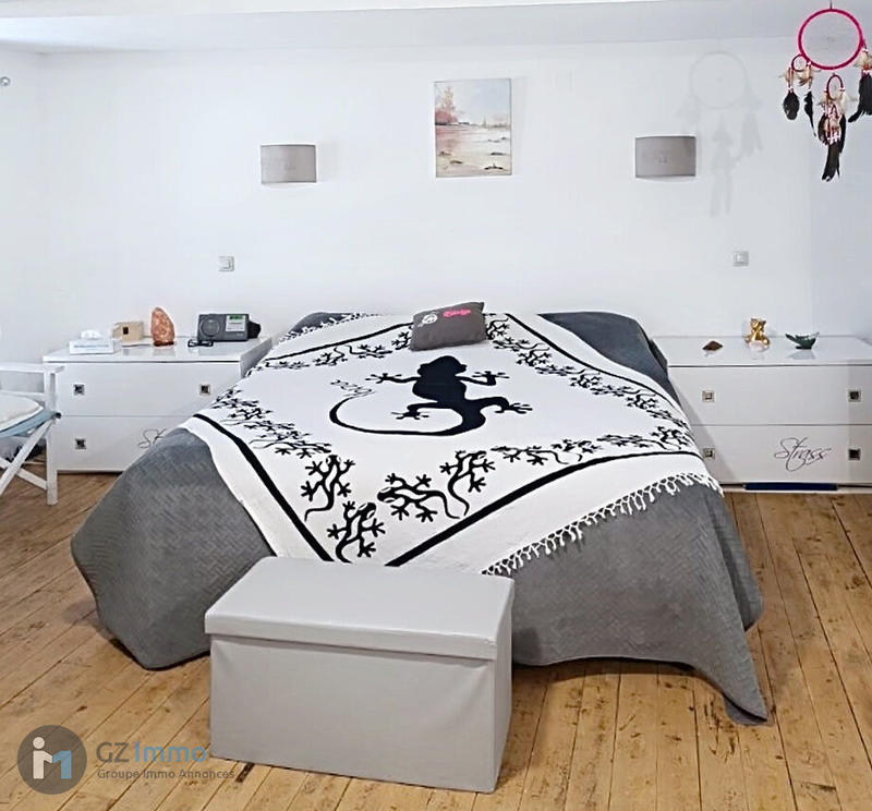 Maison - 230 m² - 7 pièces