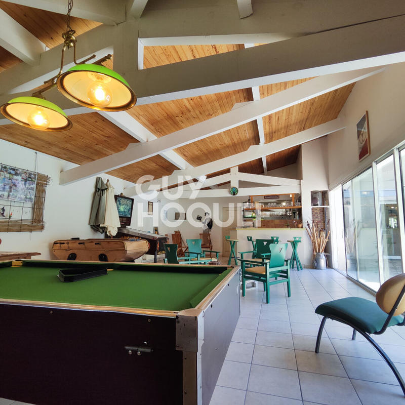 Maison - 246 m² - 7 pièces