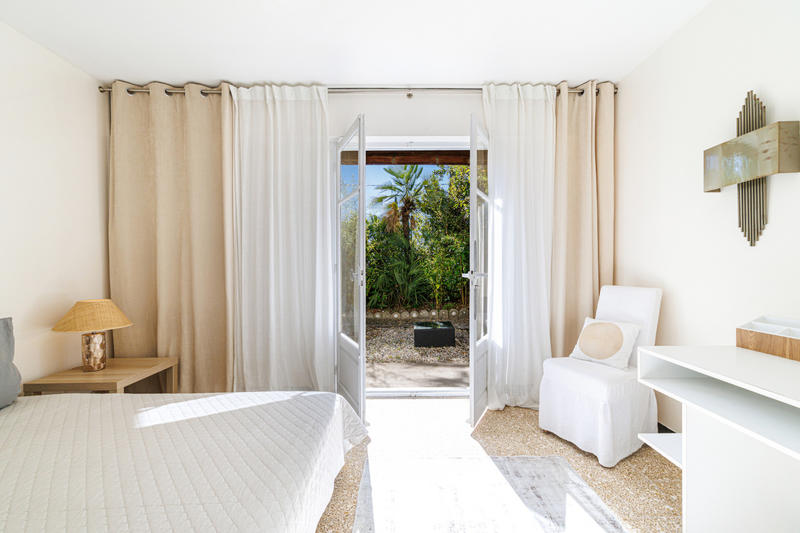 Maison - 220 m² - 7 pièces