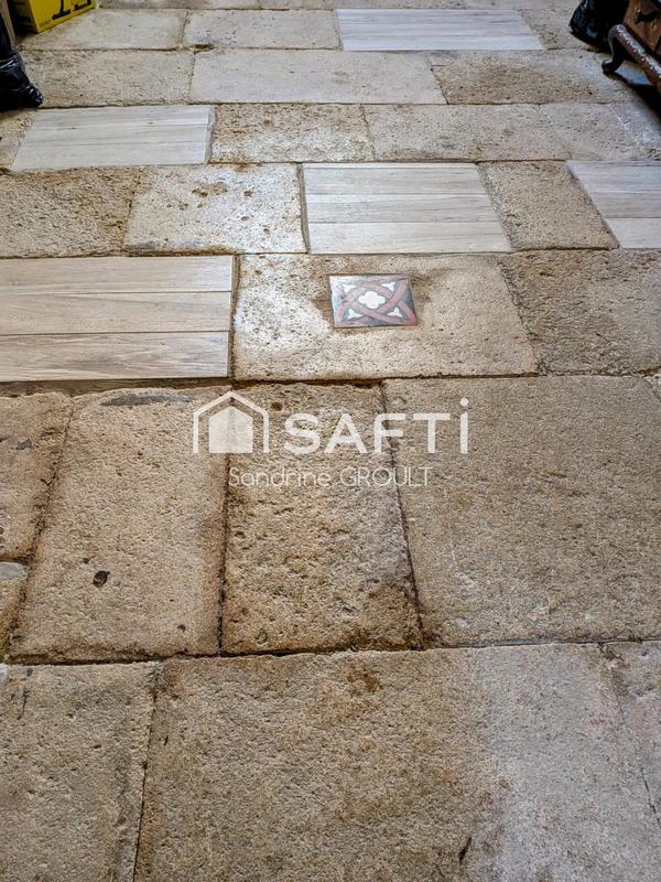 Maison - 250 m² - 10 pièces