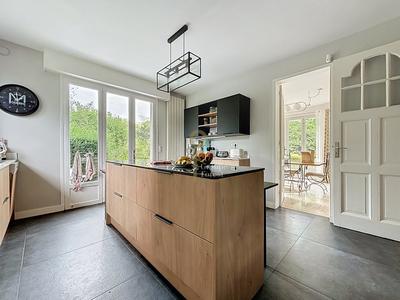 Maison - 300 m² - 10 pièces