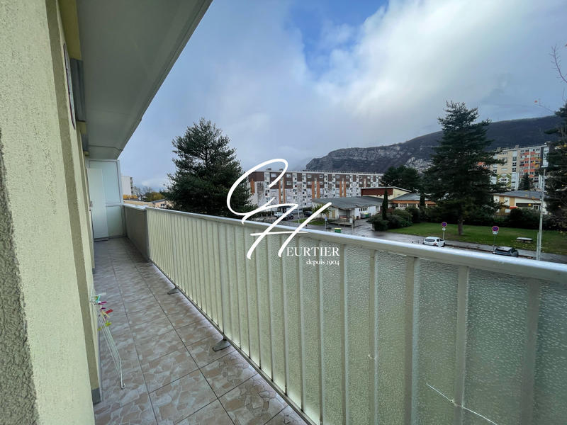 Appartement - 79 m² - 4 pièces