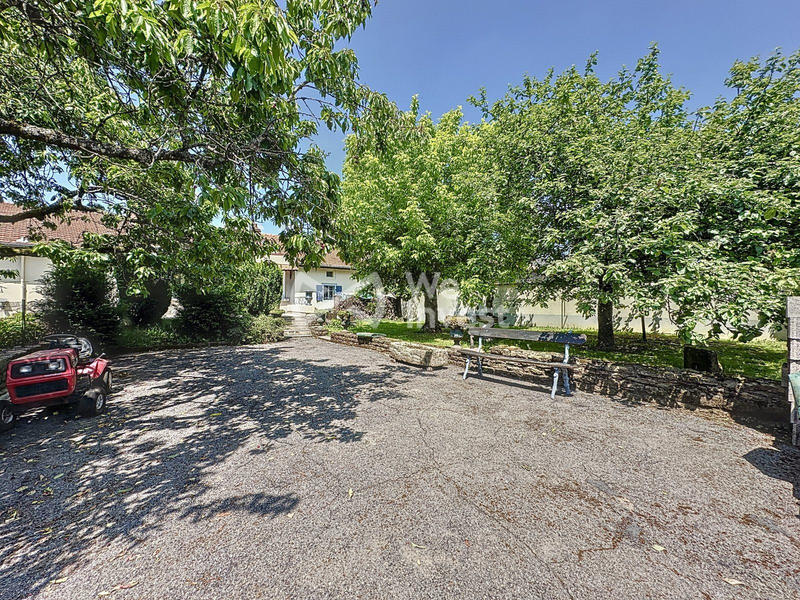 Maison - 284 m² - 13 pièces