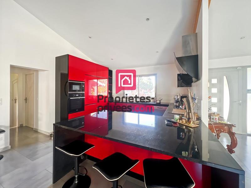 Maison - 200 m² - 7 pièces