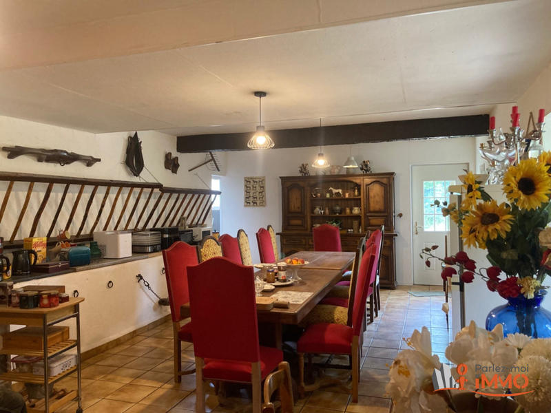 Maison - 299 m² - 12 pièces