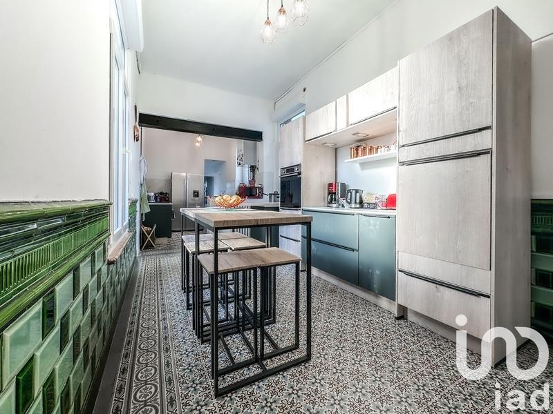 Maison - 210 m² - 9 pièces