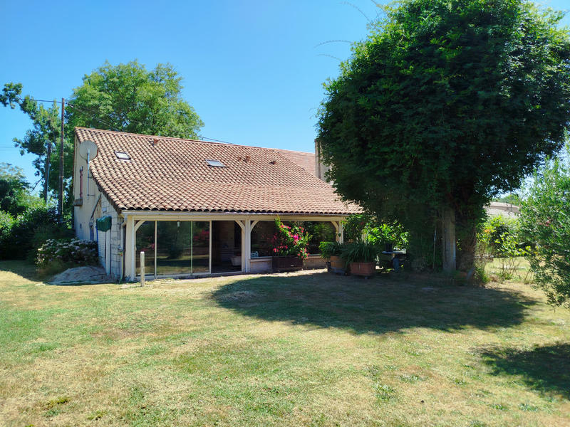 Maison - 215 m² - 6 pièces