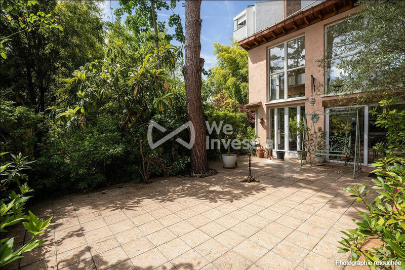 Maison - 248 m² - 8 pièces