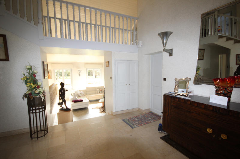 Maison - 234 m² - 7 pièces