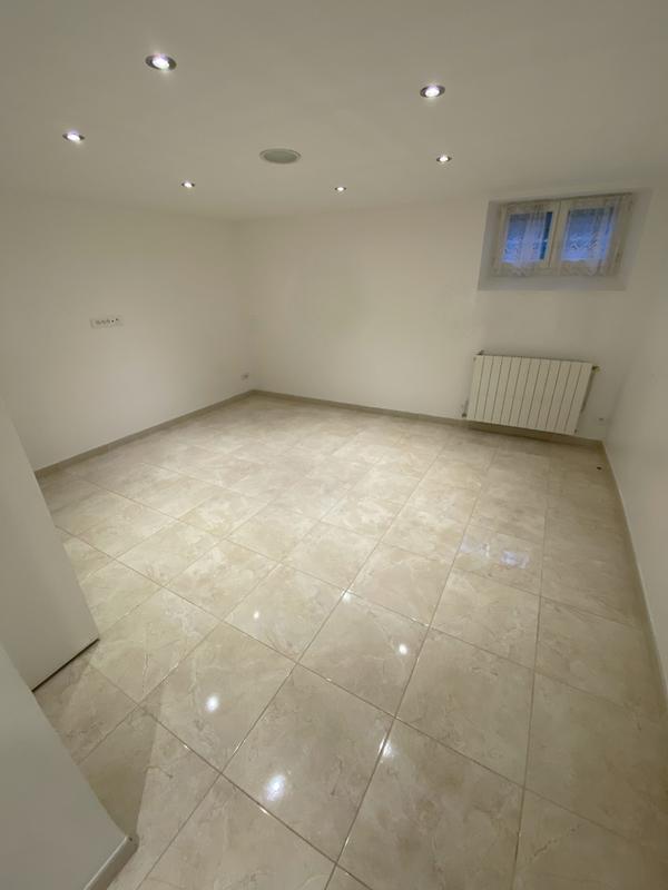 Maison - 210 m² - 6 pièces