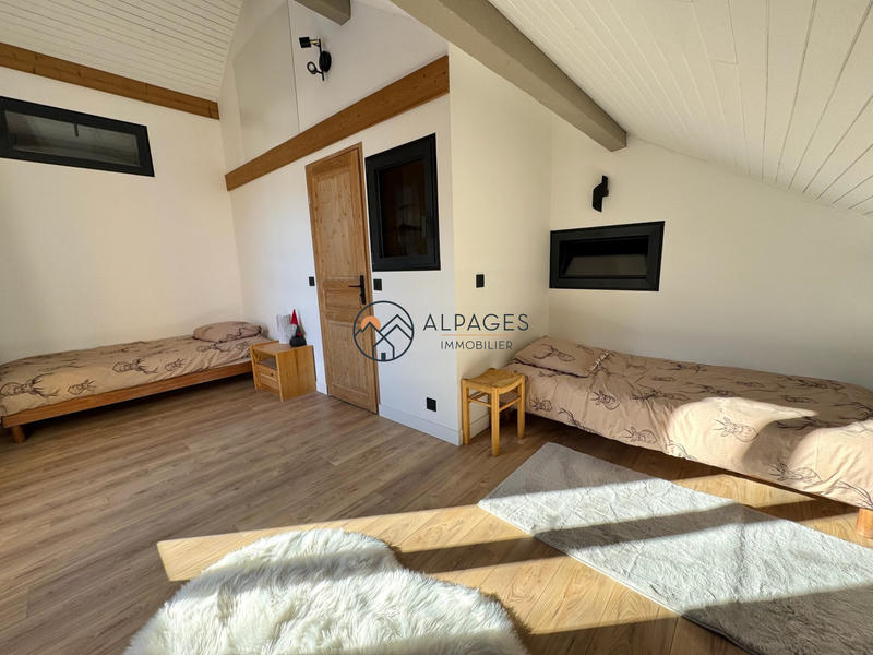 Appartement - 130 m² - 8 pièces