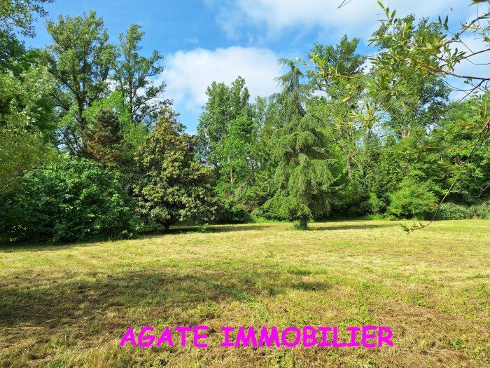 Maison ancienne - 430 m² - 12 pièces