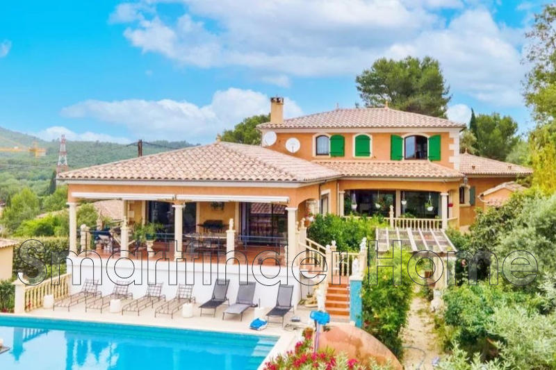 Maison - 272 m² - 8 pièces