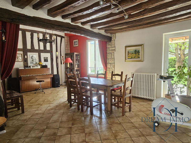 Maison - 221 m² - 9 pièces