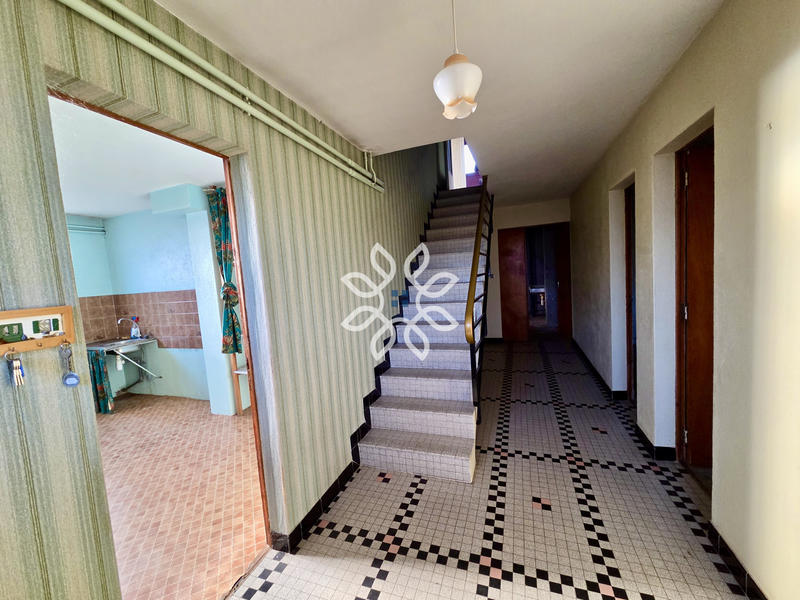 Maison - 146 m² - 9 pièces