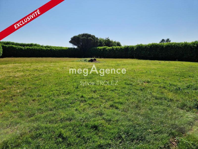 Terrain constructible - 1 764 m²