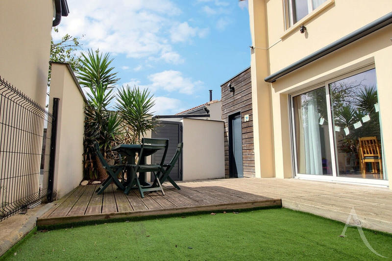 Maison - 90 m² - 4 pièces