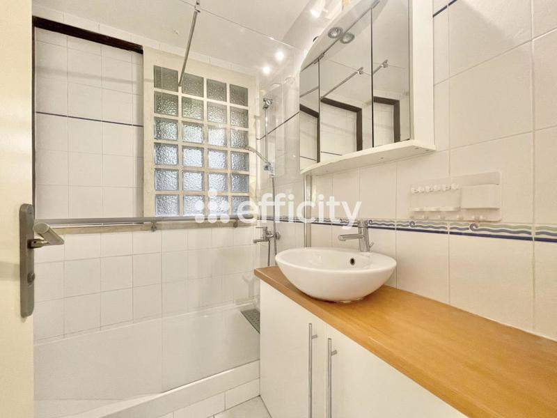 Appartement - 75 m² - 5 pièces