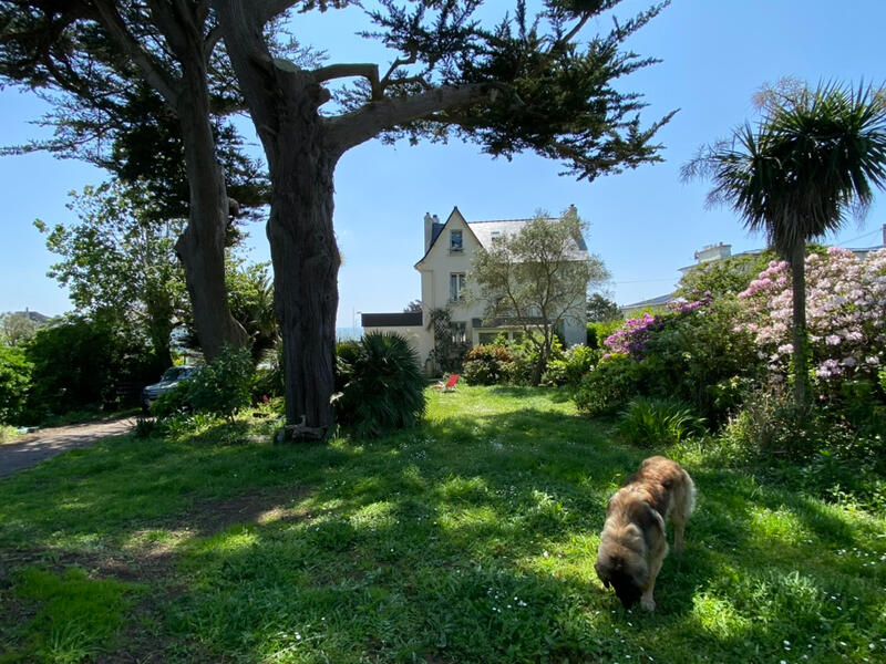 Maison - 190 m² - 8 pièces