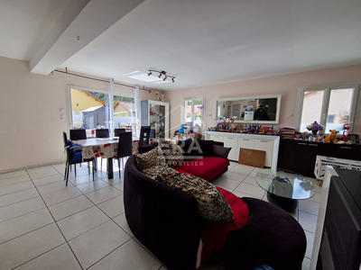 Maison - 115 m² - 6 pièces