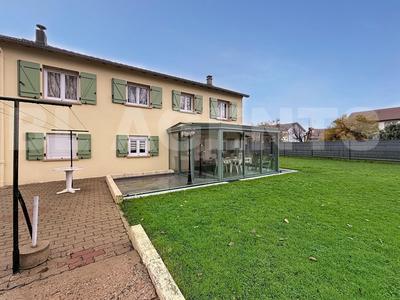 Maison contemporaine - 132 m² - 9 pièces