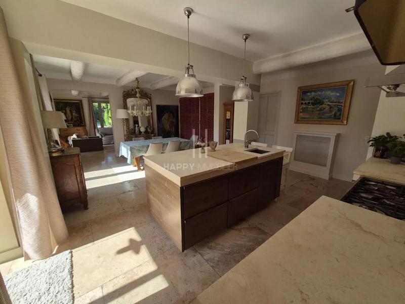 Maison - 195 m² - 6 pièces