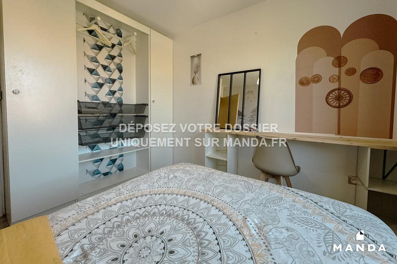 Chambre - 10 m² - 5 pièces