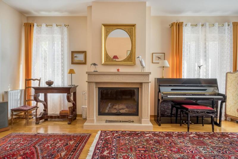 Maison - 245 m² - 7 pièces