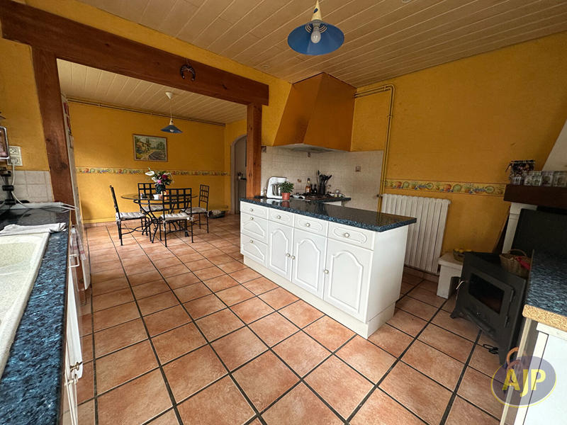 Maison - 138 m² - 6 pièces