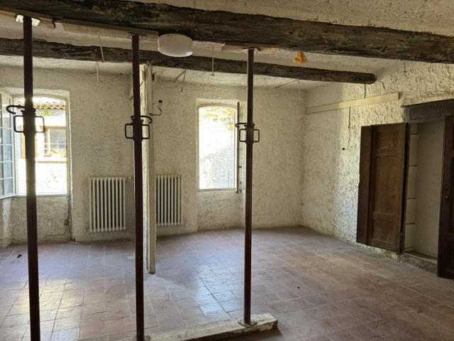 Maison de village - 255 m² - 6 pièces