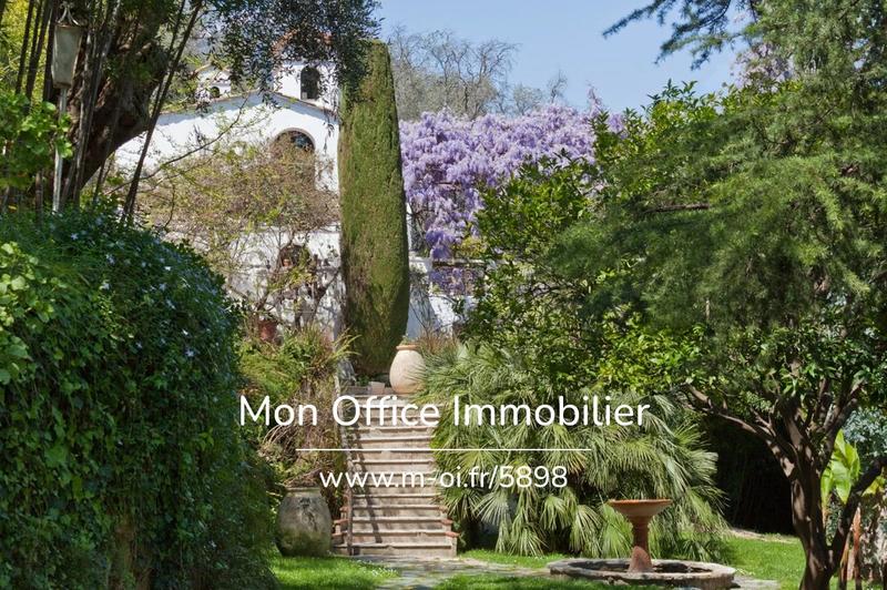 Propriété - 850 m² - 15 pièces