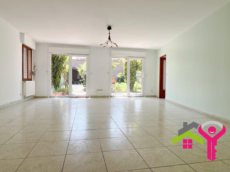 Maison - 180 m² - 6 pièces