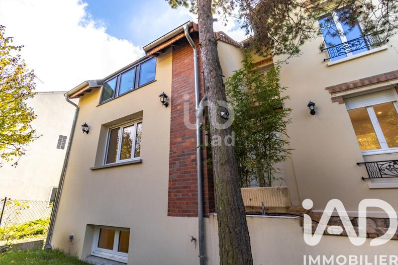 Maison de ville - 216 m² - 13 pièces