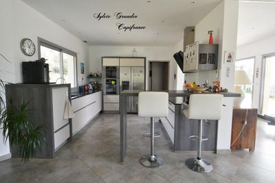 Maison - 180 m² - 5 pièces