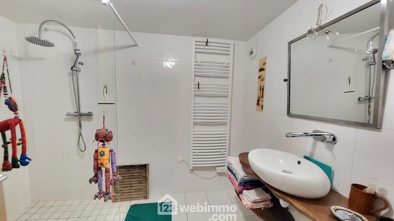 Maison - 238 m² - 7 pièces